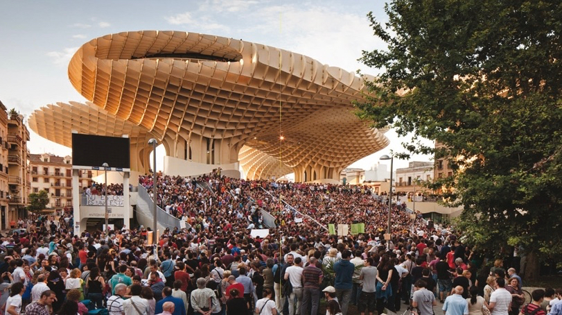 Ort des Zusammenlebens, der Kultur, Geschichte, Wirtschaft und Demokratie - das Metropol Parasol in Sevilla (Foto: Hatje Cantz Presse 2017)